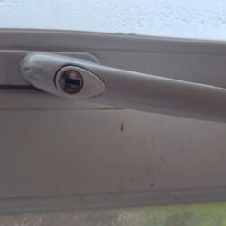 di_room_window_not_opening_3